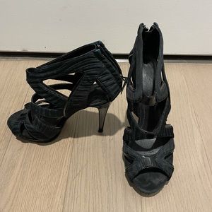 Aperlai cutout heels